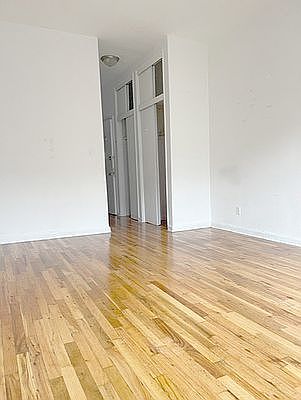 4th image of 313 E 90th St APT 4D