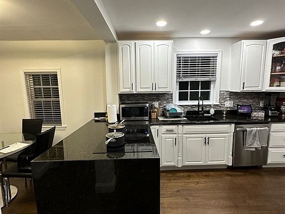 3rd image of 11 Barton St