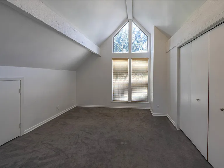 22 Stonehouse Cir — Photo 16