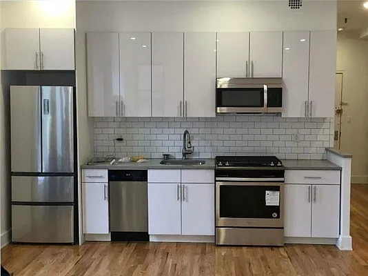 Rented by Buchbinder & Warren | media 22