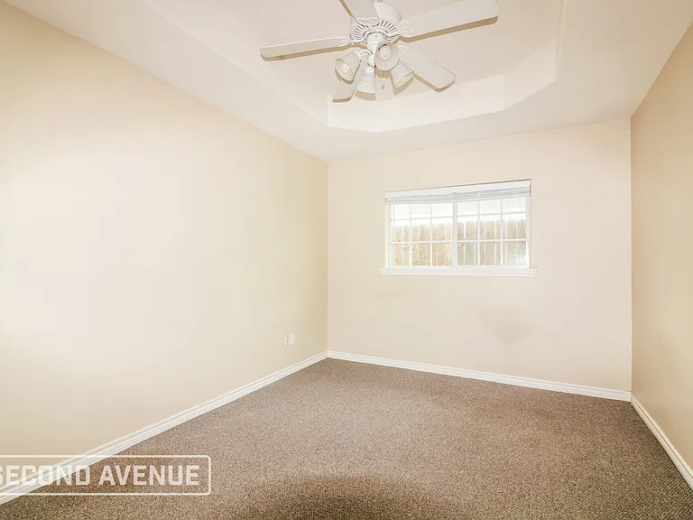 2422 Luzius Dr — Photo 12