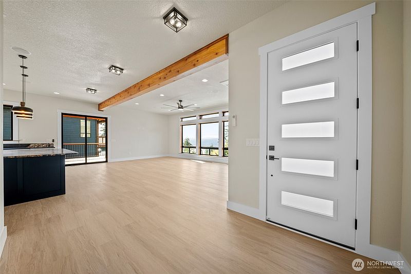 2nd image of 120 Victoria Circle