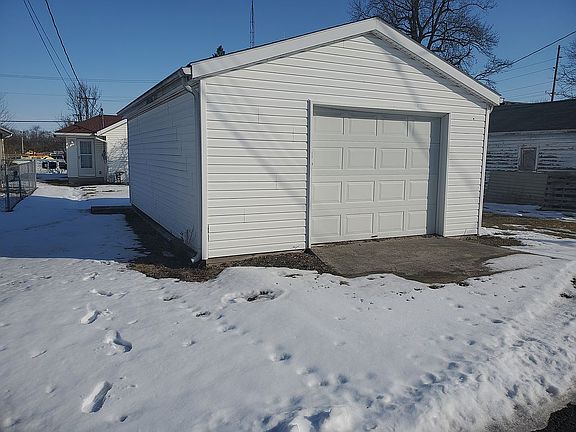 2nd image of 719 Richmond Ave