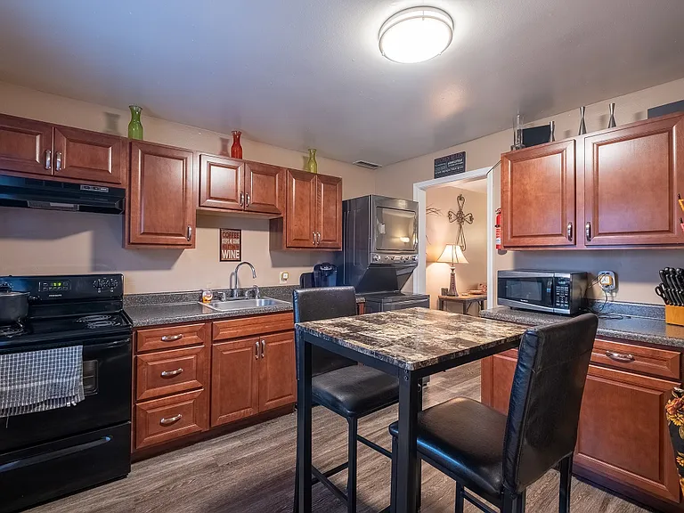 Wingate Townhouse Apartments — Photo 1