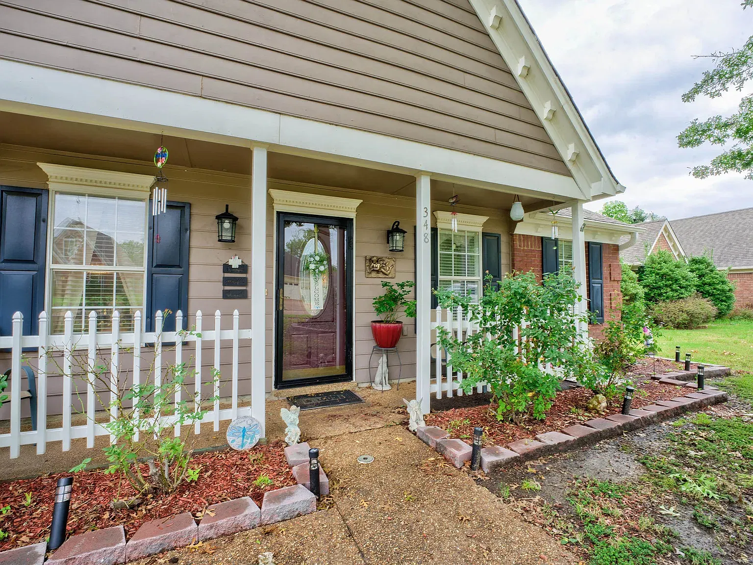3 bed, 1700 sqft, $2,395 — Photo 2