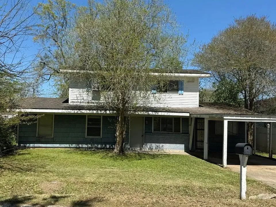 111 Racine Dr