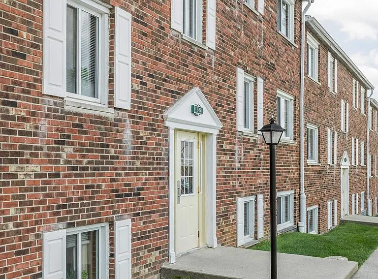 Heritage Apartments — Photo 6