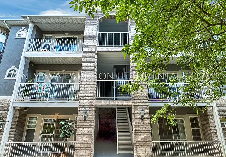 455 Belmont Pl #164-2 — Photo 20