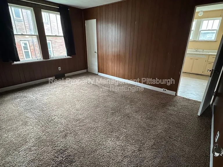 30 Sheridan Ave — Photo 14