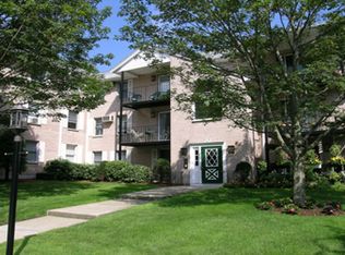 20 Bailey Ct APT G, Canton, MA 02021
