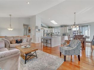 302 Butternut Dr, New Windsor, NY 12553