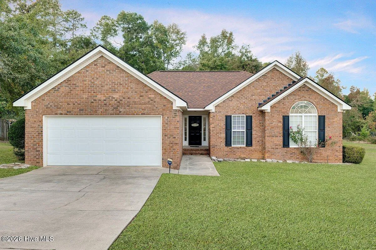 3 bed, 2.0 bath, 1350 sqft, $1,695 — Photo 1