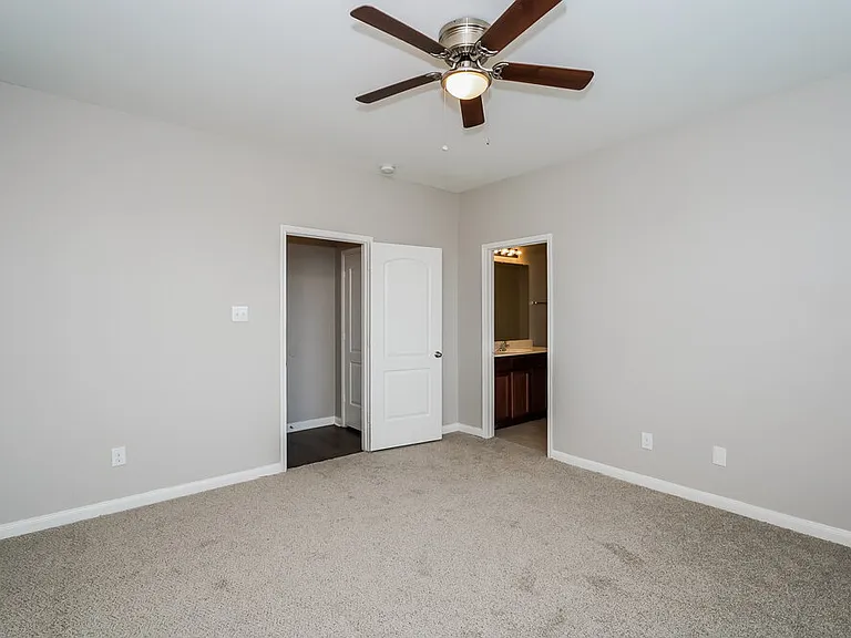 6120 Chalk Hollow Dr — Photo 11