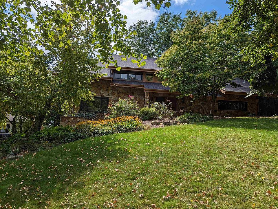 2nd image of 1105 Aspen Rd