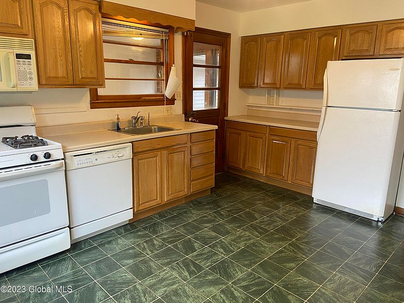 4th image of 378 Watervliet Shaker Road