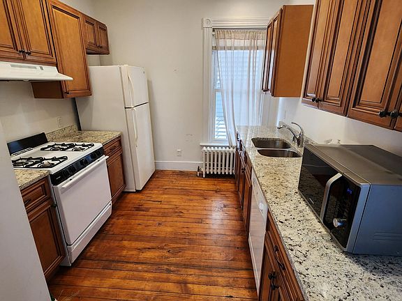 5th image of 69 Foster St #1