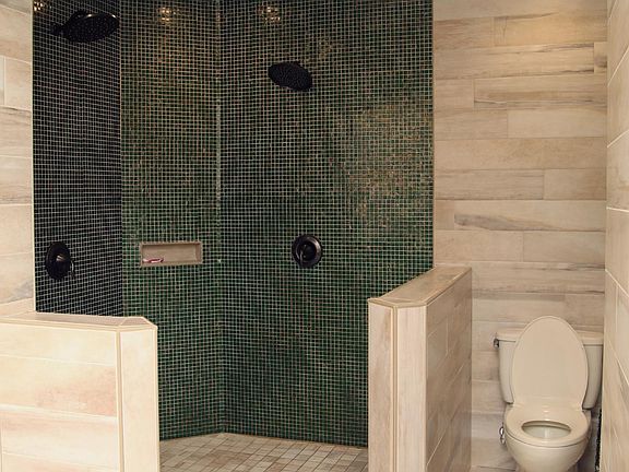 2nd image of 191 Dubois St #2