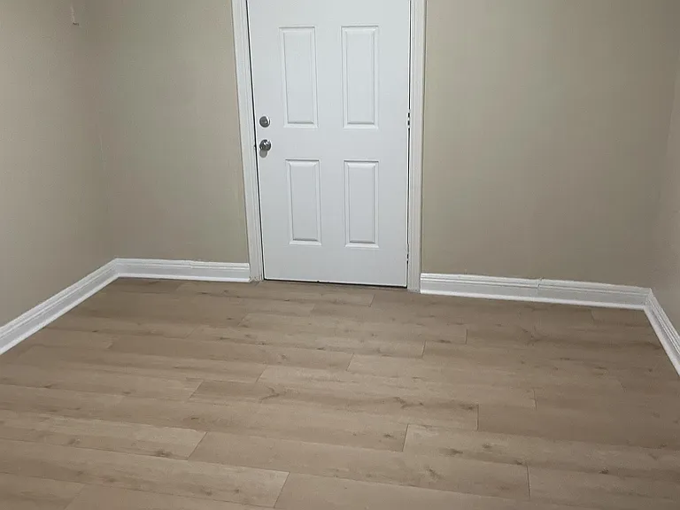 504 Pearl St — Photo 12