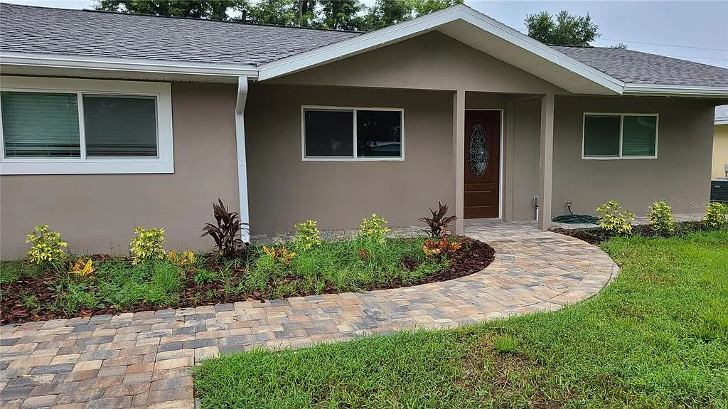 4 bed, 2.0 bath, 1797 sqft, $2,900 — Photo 2