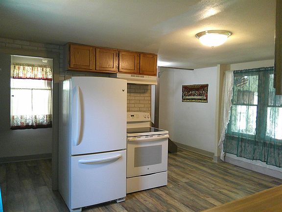 5th image of 404 Raymond St