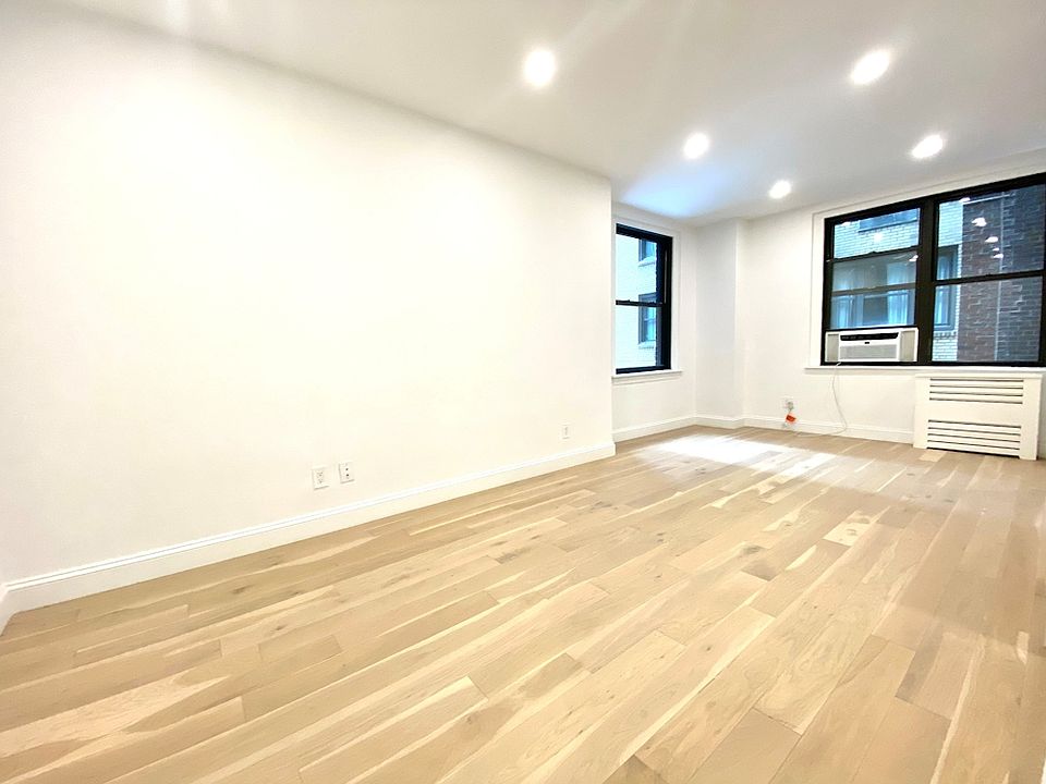 1st image of 160 E 48th St APT 9T