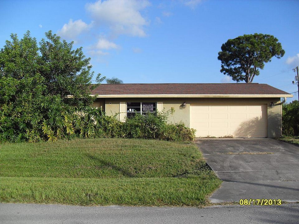 1st image of 572 SE Fallon Drive