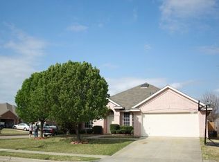 2820 Lakeside Dr, Burleson, TX 76028