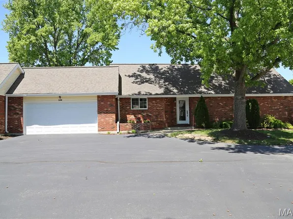 390 Windsor Pl #E, Saint Peters, MO 63376