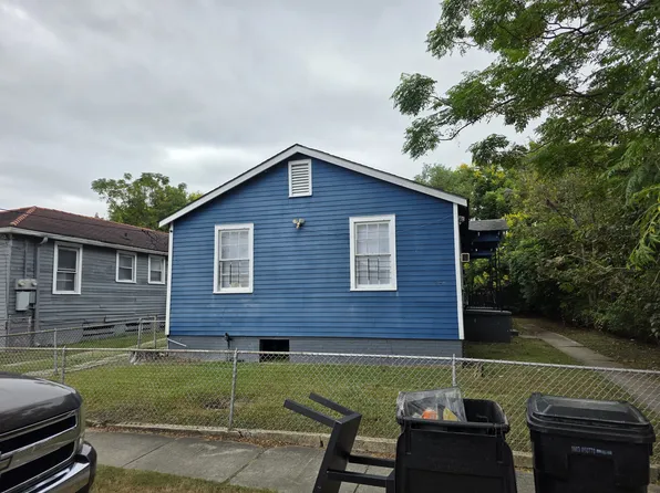 2429 Desire St, New Orleans, LA 70117