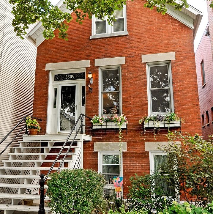 1st image of 3309 N Hoyne Ave #1
