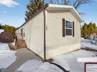 185 Preswick St, Temperance, MI 48182