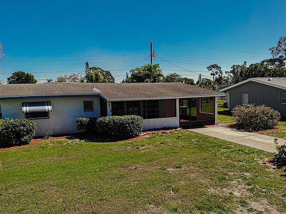 2nd image of 415 NE Oleander Ave