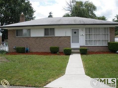 12868 Lutz Ave. 003 (Small).jpg