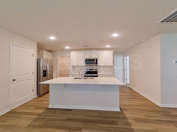 4th image of 106 Overstreet Way