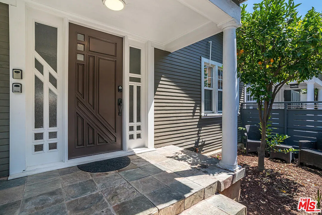 420 S Benton Way — Photo 4