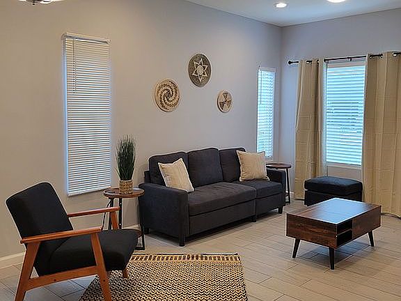 5th image of 2059 Saketa Ln