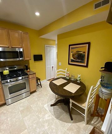 4th image of 1656 N Mohawk St APT 1