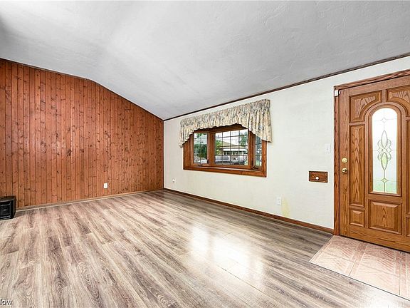 4th image of 14021 Dalebrook Ave