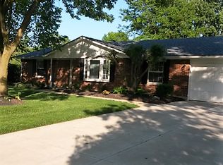 810 Rockcreek Dr, Centerville, OH 45458