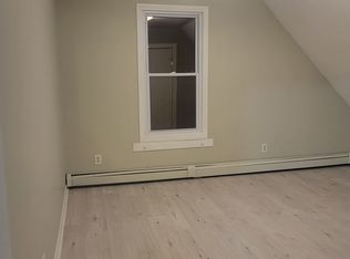 457 Grove St FLOOR 3, Woonsocket, RI 02895