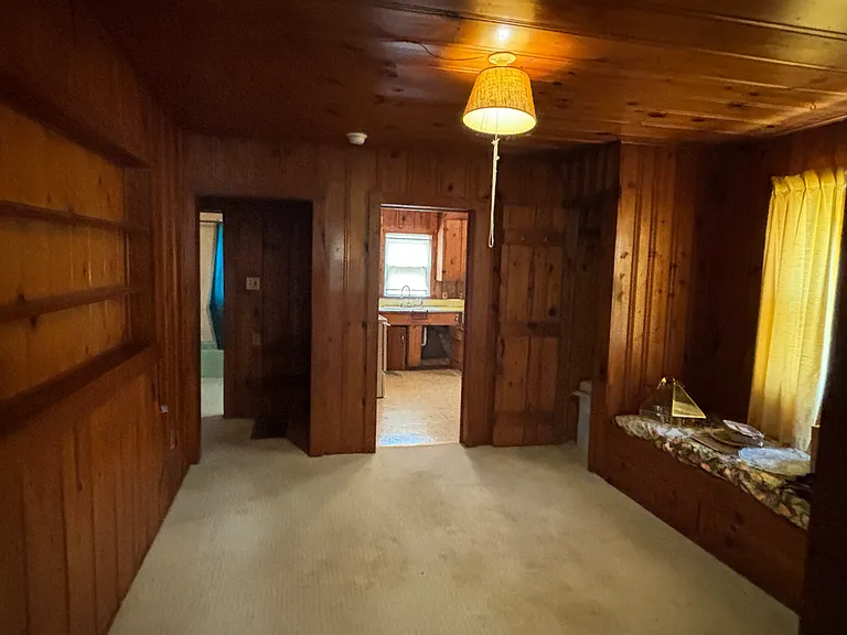402 Hammond St — Photo 3
