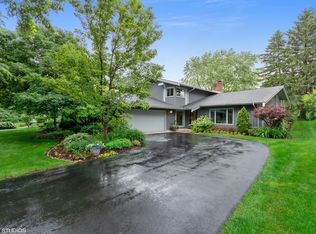 821 Burning Tree Ln, Naperville, IL 60563