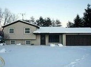 8476 Clarridge Rd, Clarkston, MI 48348