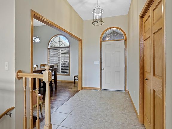 3rd image of 4011 Appletree Dr