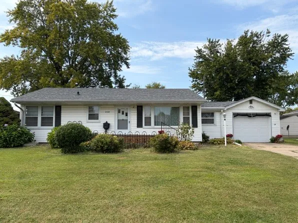 2108 Manor Ln, Peru, IL 61354