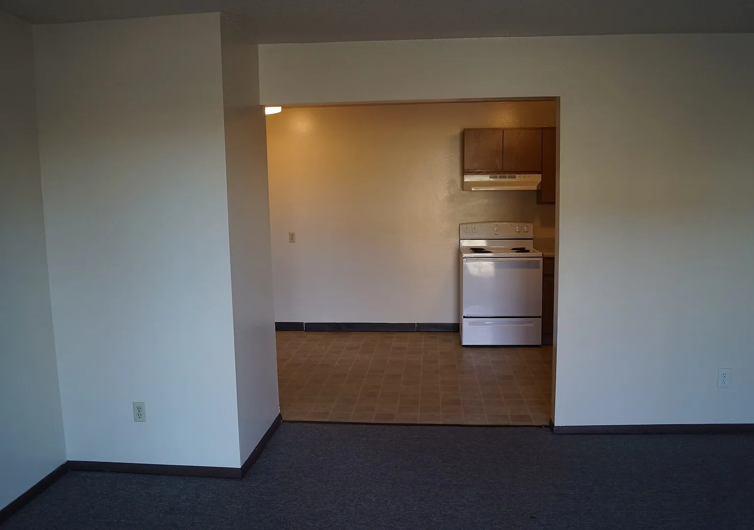 Arnold's Park Apartments — Photo 1