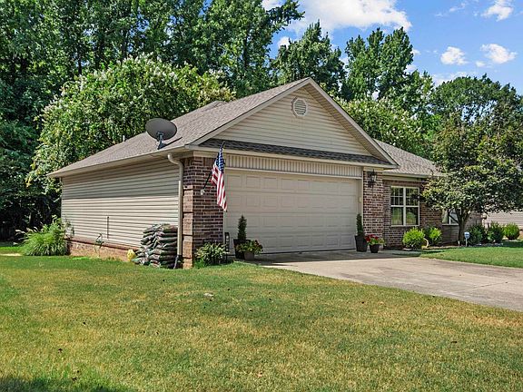 3rd image of 183 Gunsmoke Ln