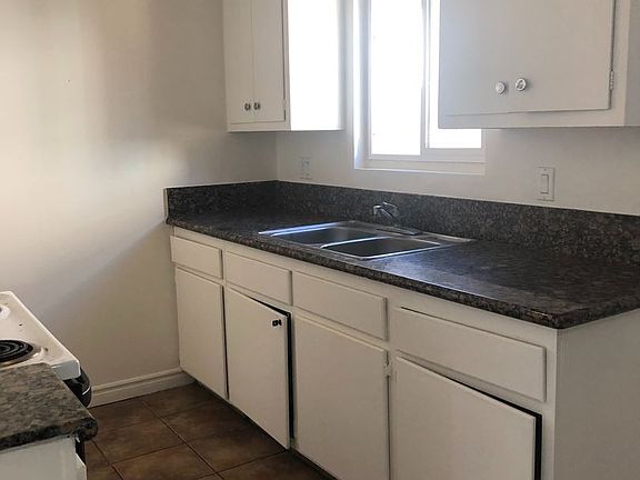4th image of 209 W Santa Barbara St APT D