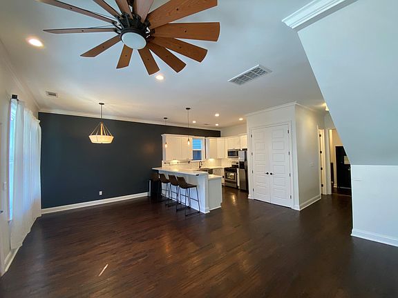 2nd image of 8424 Apple St #8424