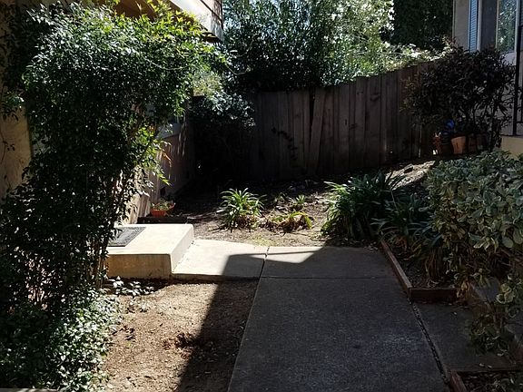 2nd image of 15 Parrott St